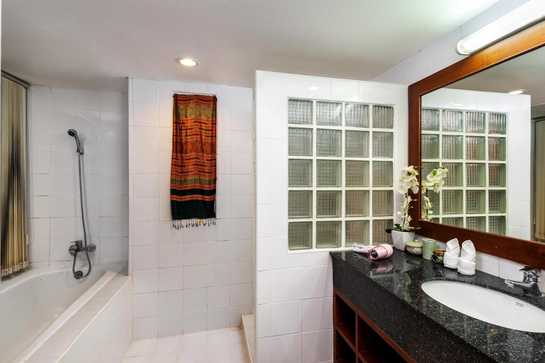 The Sands 2 Bedroom Apartment Naiharn Nai Harn Esterno foto